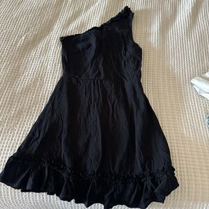 Elegant Black One-Shoulder Dress